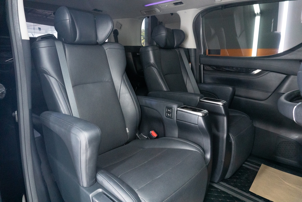 TOYOTA ALPHARD 2.5 S C Package AT ปี 2018 #13