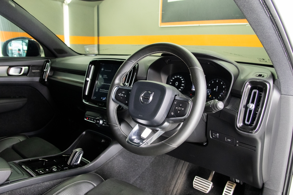 VOLVO XC 40 T5 R-Design AWD AT ปี 2019 #6