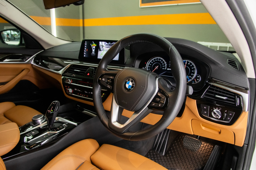 BMW SERIES 5 530e Highline Sedan  ปี 2019 #6