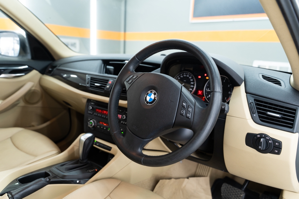 BMW X1 [xDrive] 18i AT ปี 2012 #6