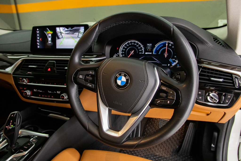 BMW SERIES 5 530e Highline AT ปี 2019 #18