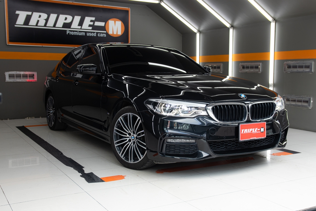 BMW SERIES 5 530e M sport AT ปี 2020 #3