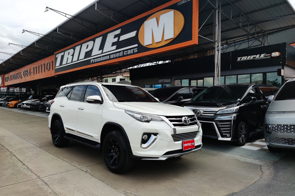 TOYOTA FORTUNER 2.8 [V] AT4WD. ปี 2016 #2