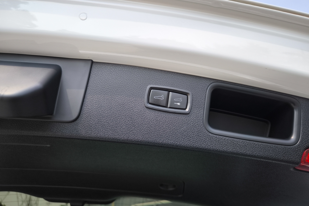 PORSCHE MACAN 2.0 4WD AT4WD. ปี 2020 #16