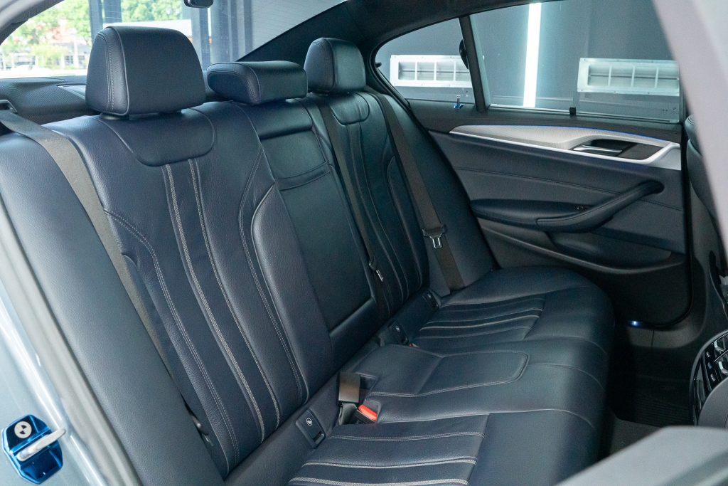 BMW SERIES 5 520d sport AT ปี 2019 #8