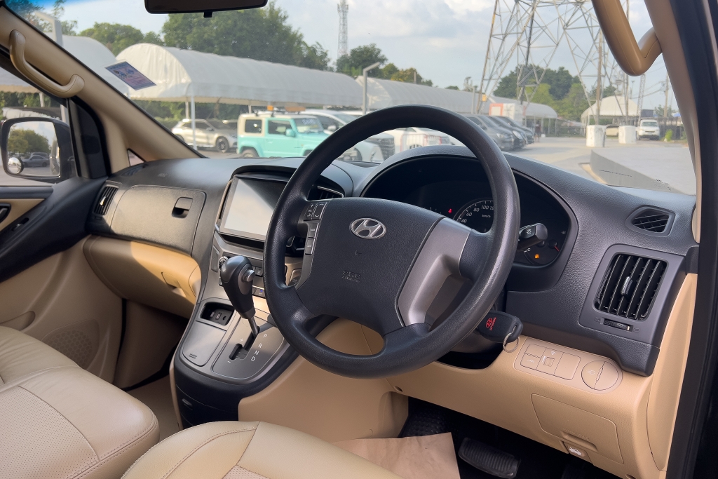 HYUNDAI H-1 2.5 CRDi [Elite] AT ปี 2017 #7