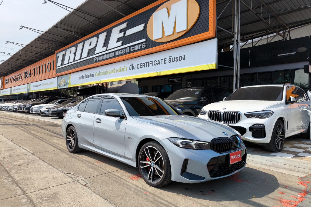 BMW SERIES 3 G20 (ปี19-26) 330e Plug-in Hybrid AT ปี 2023 ราคา 2,098,000.- (#C2025041902)