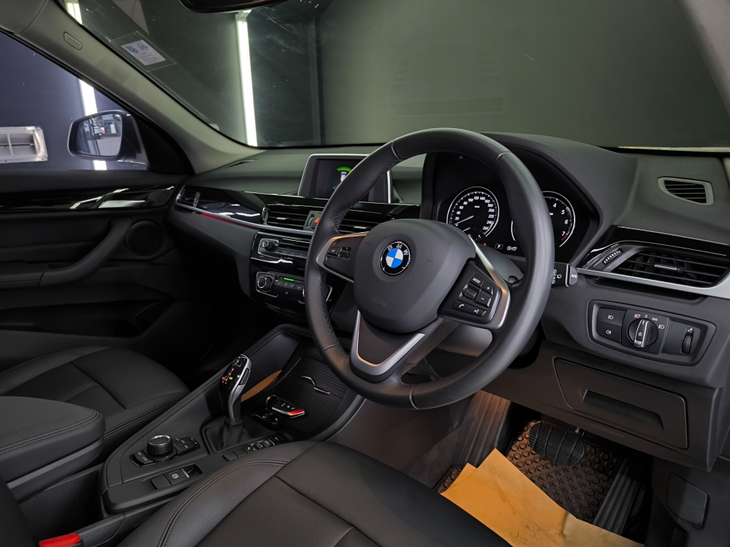 BMW X1 sDrive 18i AT ปี 2019 #6