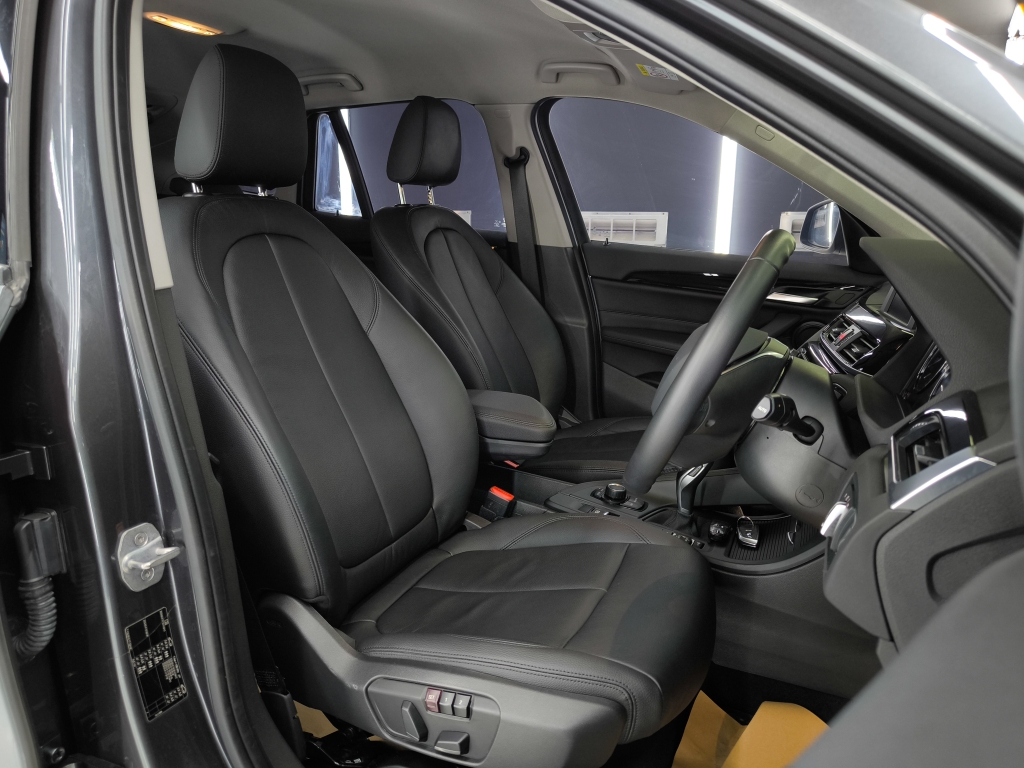 BMW X1 sDrive 18i AT ปี 2019 #8