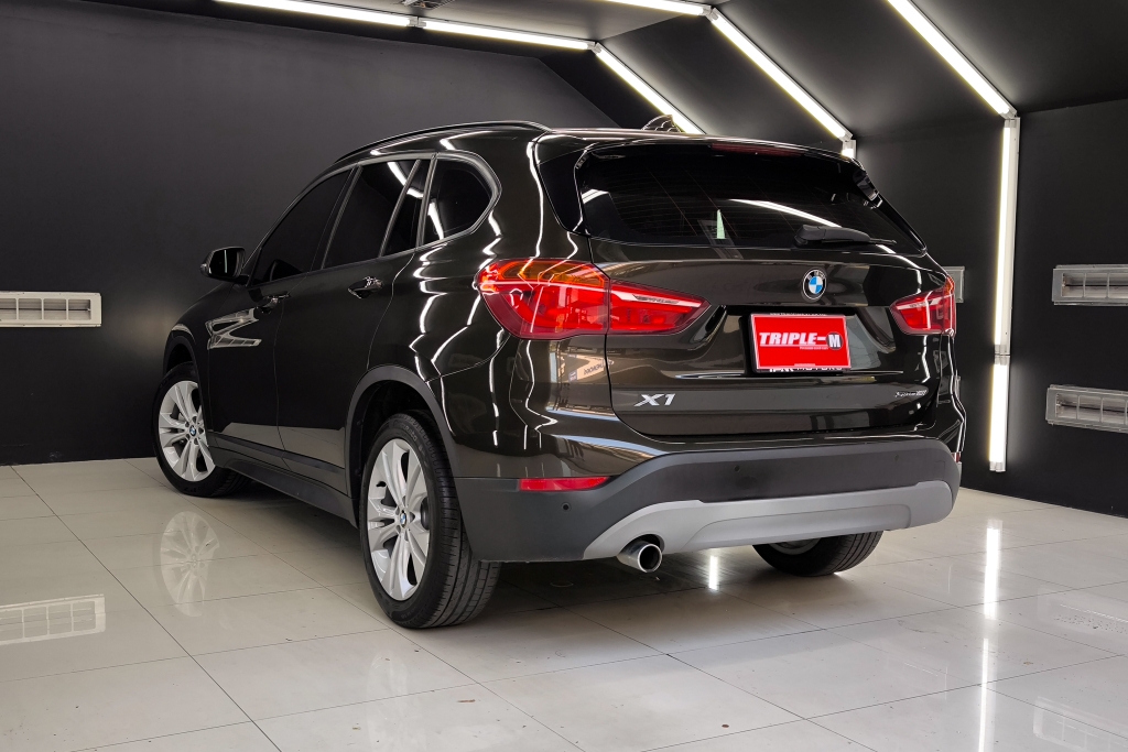 BMW X1 sDrive 18i AT ปี 2020 #3