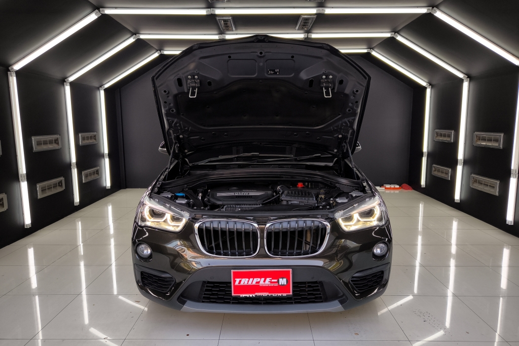 BMW X1 sDrive 18i AT ปี 2020 #6