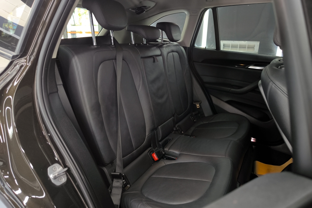 BMW X1 sDrive 18i AT ปี 2020 #11