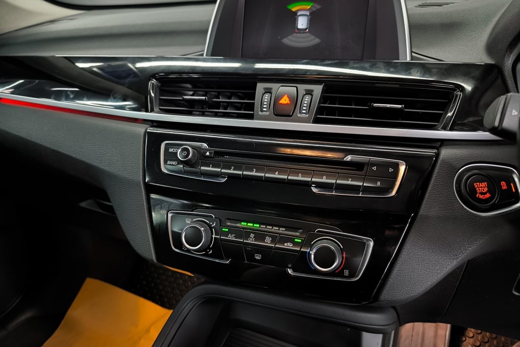 BMW X1 sDrive 18i AT ปี 2020 #14
