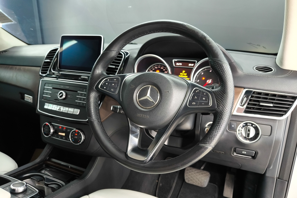 MERCEDES-BENZ GLE-CLASS GLE 250d AT ปี 2017 #10
