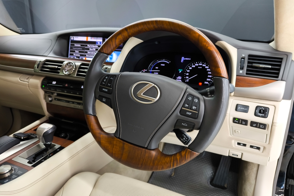 LEXUS LS 600h 5.0 HYBRID AT ปี 2015 #12