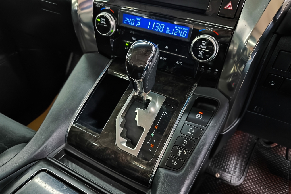 TOYOTA ALPHARD 2.5 S C Package AT ปี 2015 #11