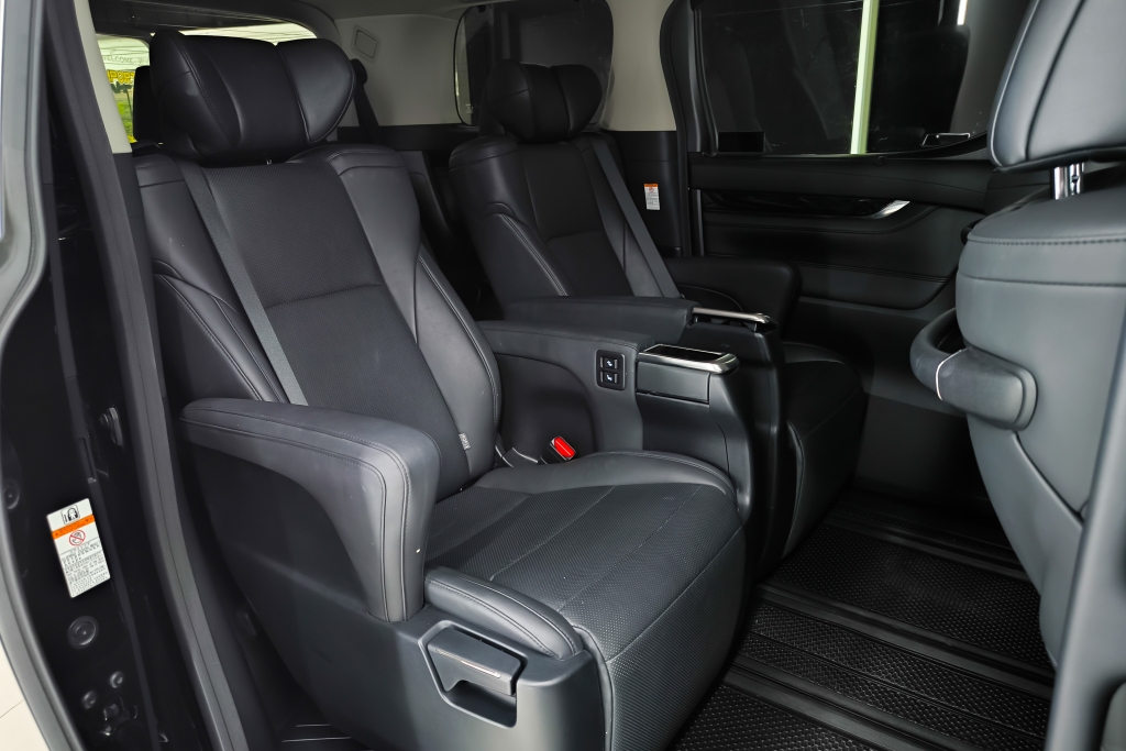 TOYOTA ALPHARD 2.5 S C Package AT ปี 2022 #7