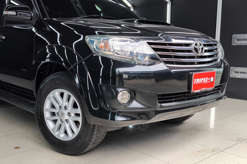 TOYOTA FORTUNER 3.0 [V] AT ปี 2011 #4
