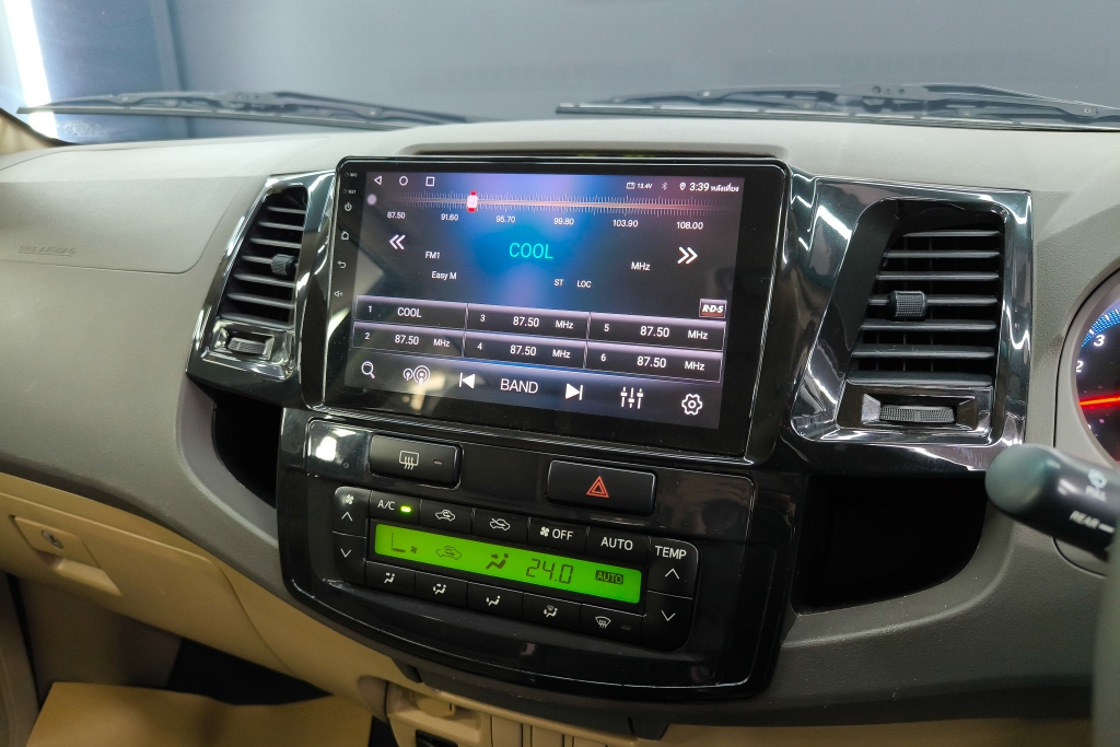 TOYOTA FORTUNER 3.0 [V] AT ปี 2011 #8