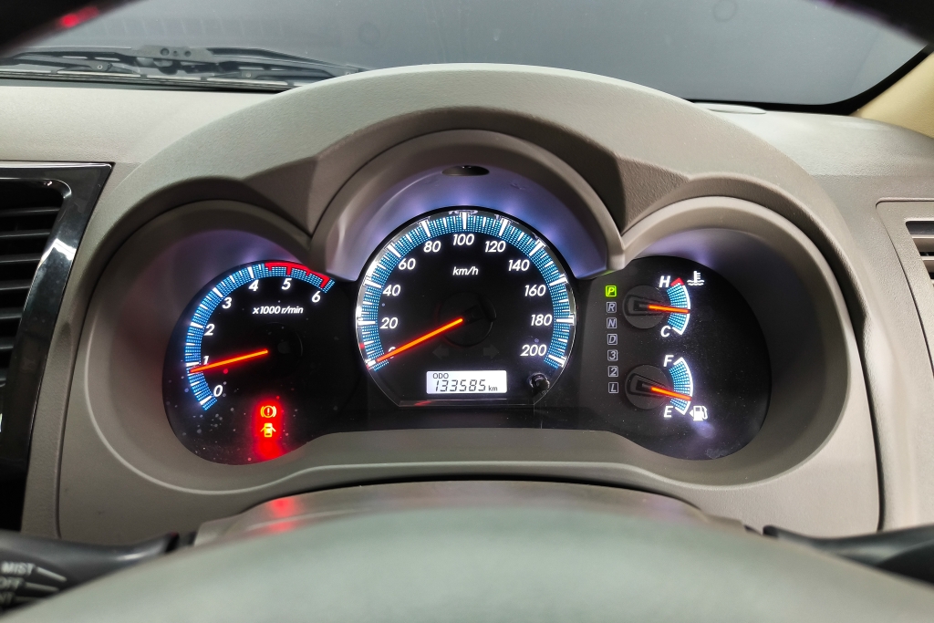 TOYOTA FORTUNER 3.0 [V] AT ปี 2011 #11
