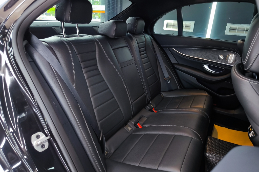 MERCEDES-BENZ E-CLASS E 300 e AMG Dynamic AT ปี 2022 #8