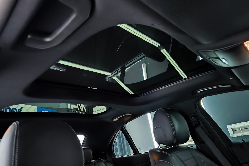 MERCEDES-BENZ E-CLASS E 300 e AMG Dynamic AT ปี 2022 #11