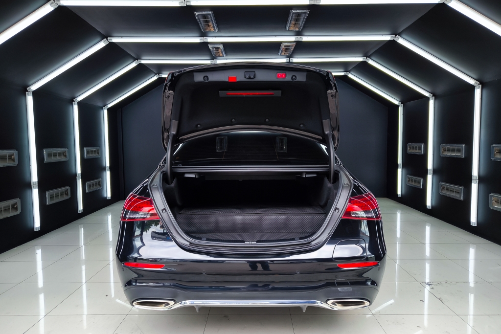 MERCEDES-BENZ E-CLASS E 300 e AMG Dynamic AT ปี 2022 #17