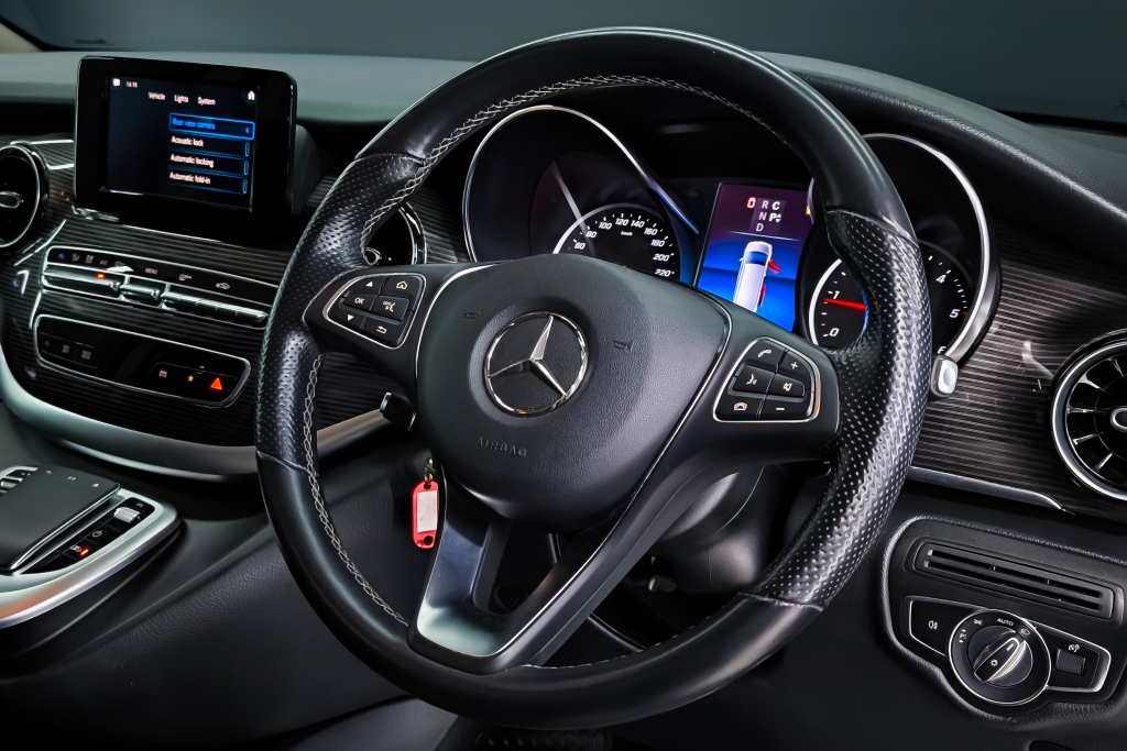 MERCEDES-BENZ V-CLASS V 250 d Business PLUS AT ปี 2022 #14