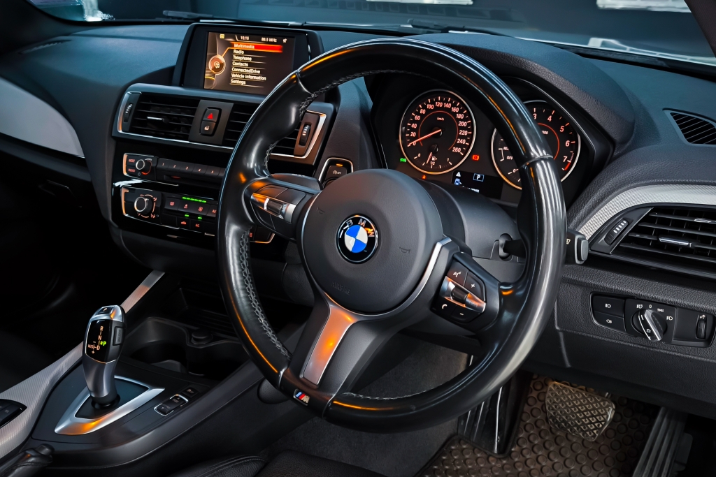 BMW SERIES 1 118i AT ปี 2018 #11
