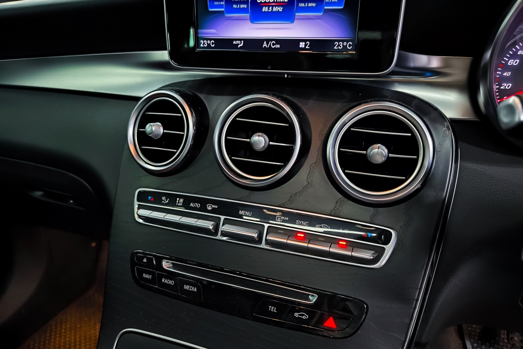 MERCEDES-BENZ GLC-CLASS GLC 250d AT ปี 2018 #9