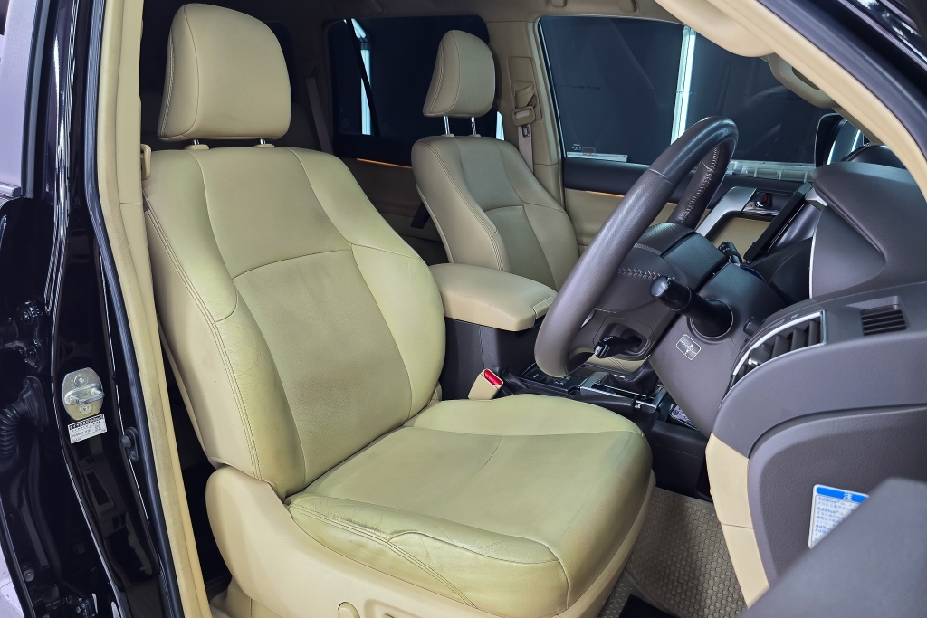 TOYOTA LAND CRUISER 2.8 TX AT4WD. ปี 2017 #6