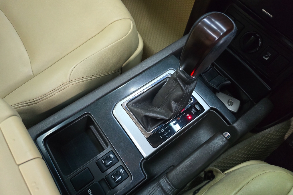 TOYOTA LAND CRUISER 2.8 TX AT4WD. ปี 2017 #9