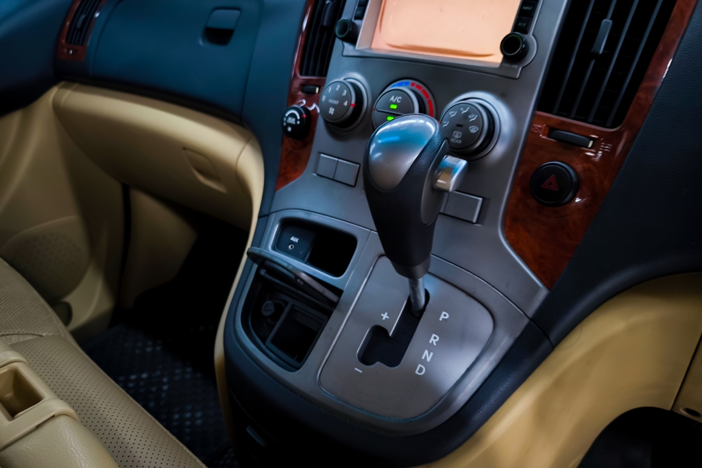 HYUNDAI H-1 2.5 [MAESTO DELUXE] AT ปี 2009 #12