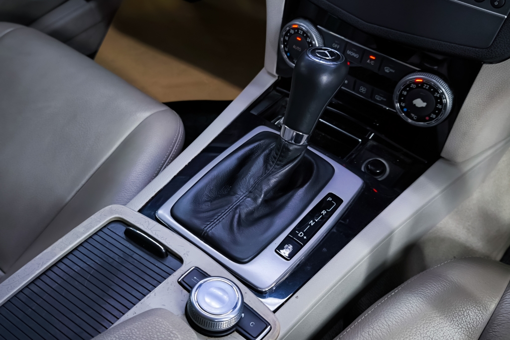 MERCEDES-BENZ C-CLASS C 200 CGI BlueEFFICIENCY AT ปี 2012 #10