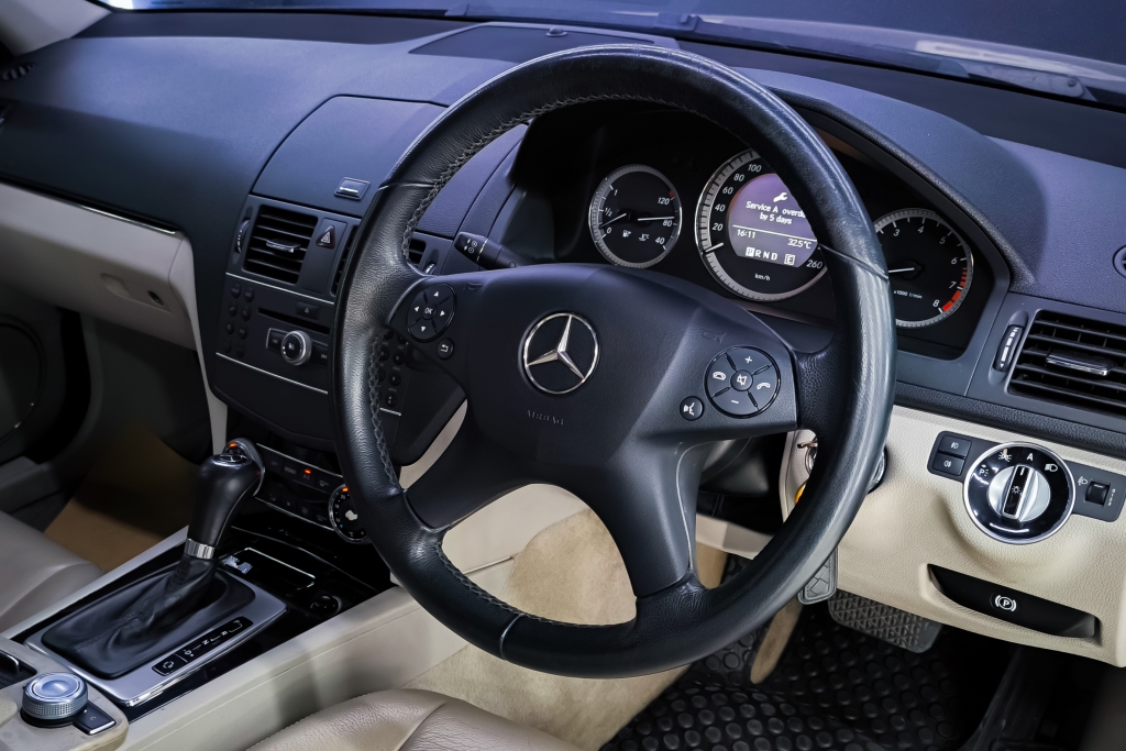 MERCEDES-BENZ C-CLASS C 200 CGI BlueEFFICIENCY AT ปี 2012 #11