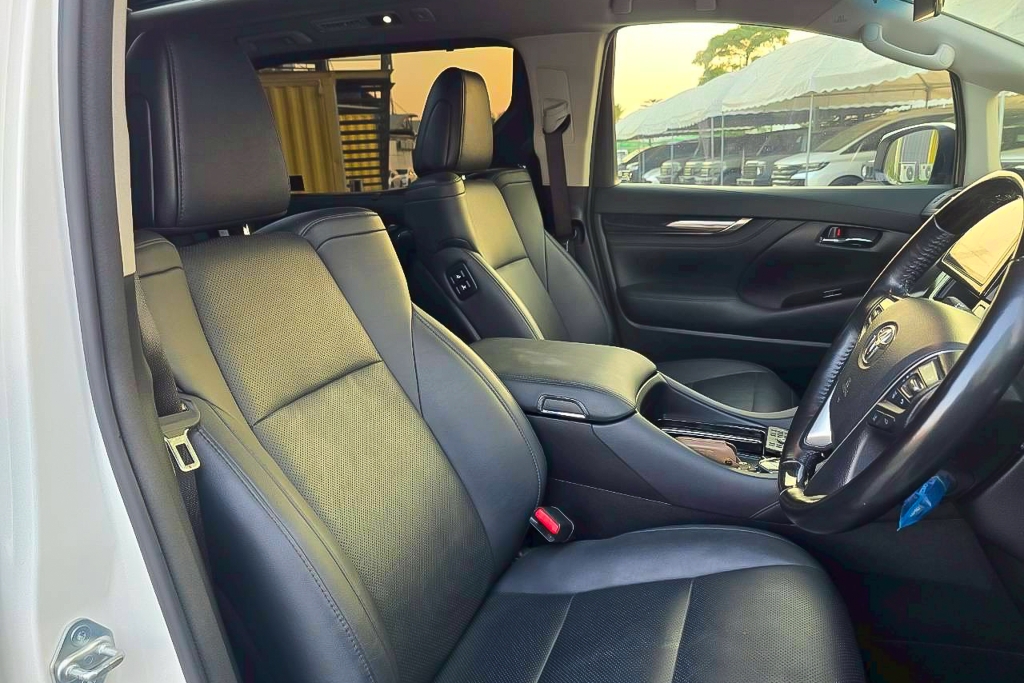 TOYOTA ALPHARD 2.5 S C Package AT ปี 2022 #8