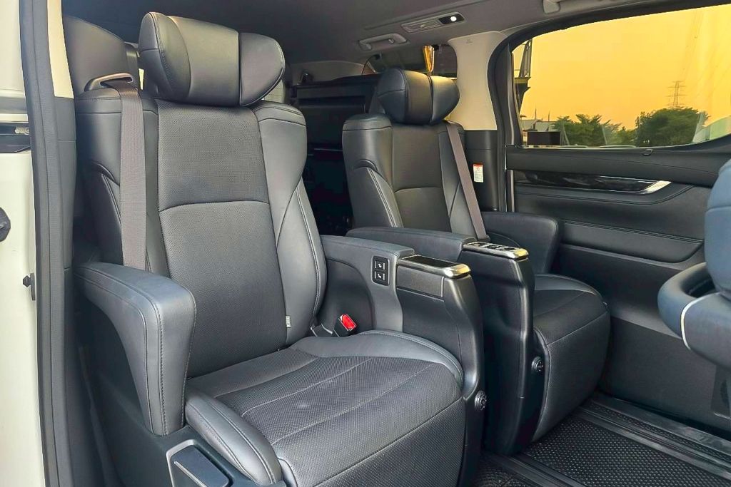 TOYOTA ALPHARD 2.5 S C Package AT ปี 2022 #11