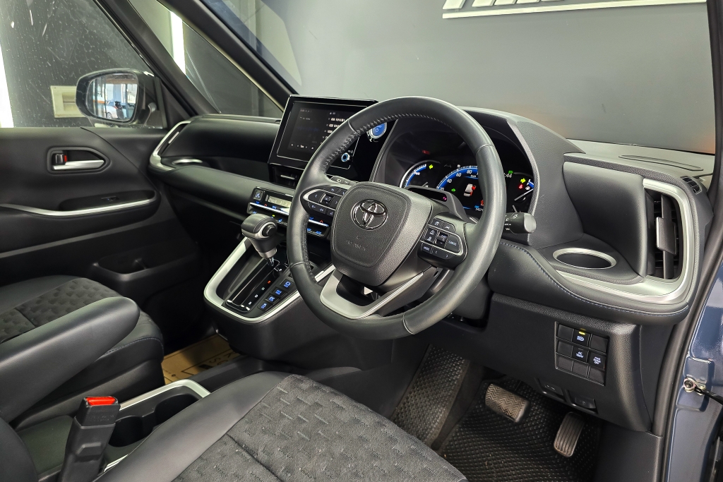 TOYOTA VOXY 1.8 SZ HYBRID AT ปี 2014 #5