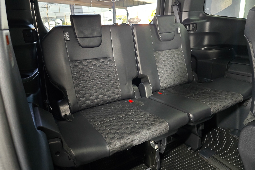 TOYOTA VOXY 1.8 SZ HYBRID AT ปี 2014 #8