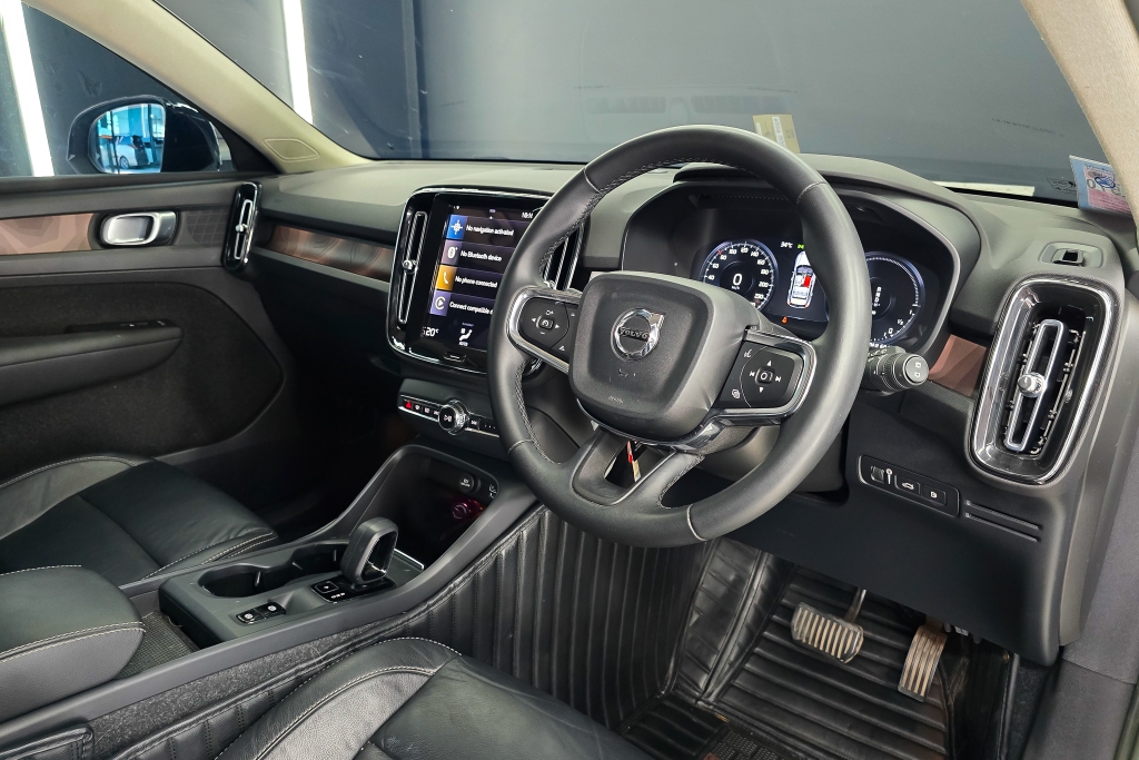 VOLVO XC 40 T5 Recharge Ultimate AT ปี 2024 #4