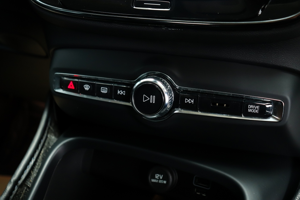 VOLVO XC 40 T5 Recharge Ultimate AT ปี 2024 #16