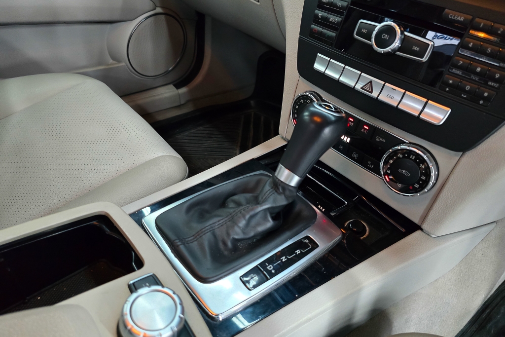 MERCEDES-BENZ C-CLASS C 200 CGI BlueEFFICIENCY AT ปี 2014 #9