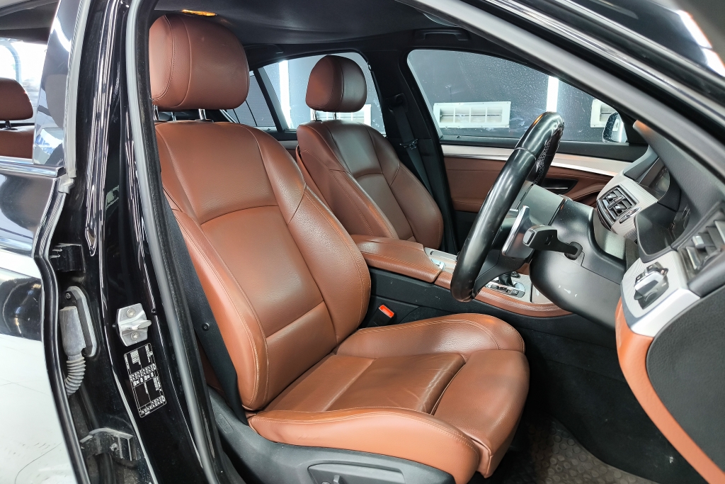 BMW SERIES 5 525d AT ปี 2016 #9