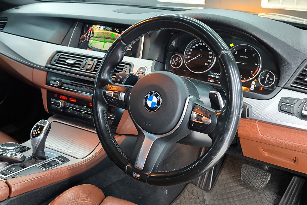 BMW SERIES 5 525d AT ปี 2016 #11