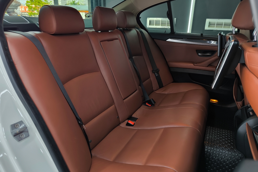 BMW SERIES 5 525d AT ปี 2016 #12