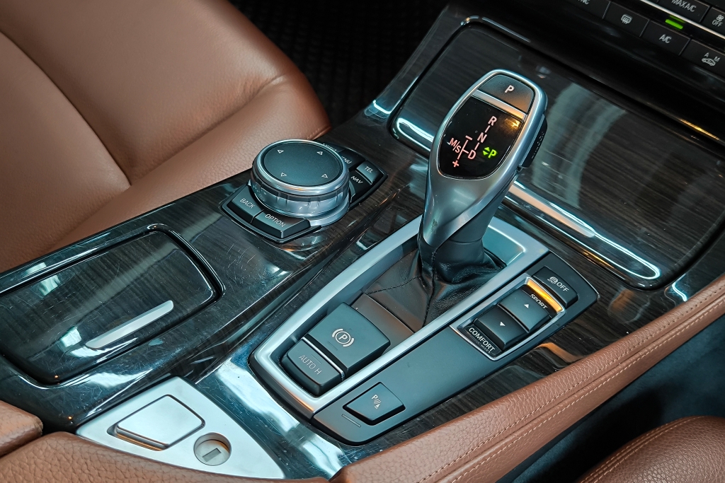 BMW SERIES 5 525d AT ปี 2016 #16