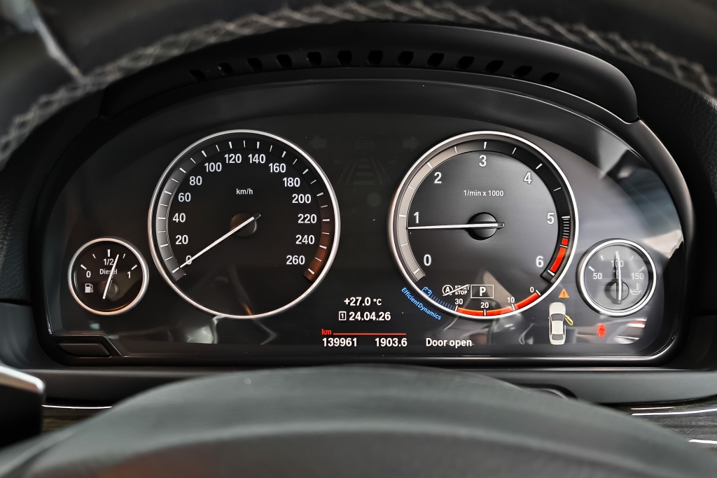 BMW SERIES 5 525d AT ปี 2016 #17