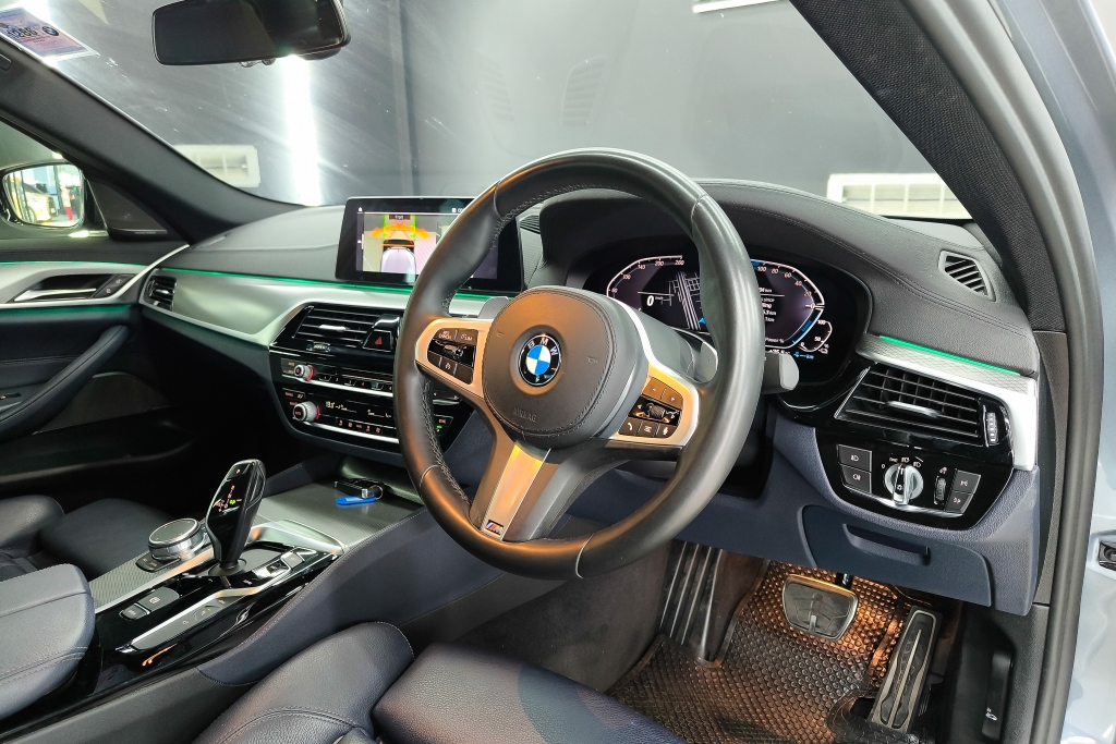 BMW SERIES 5 530e M sport AT ปี 2020 #5