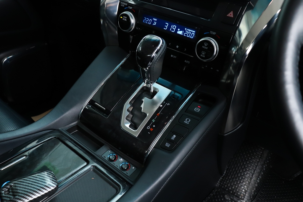 TOYOTA VELLFIRE 2.5 ZG Edition AT ปี 2020 #12
