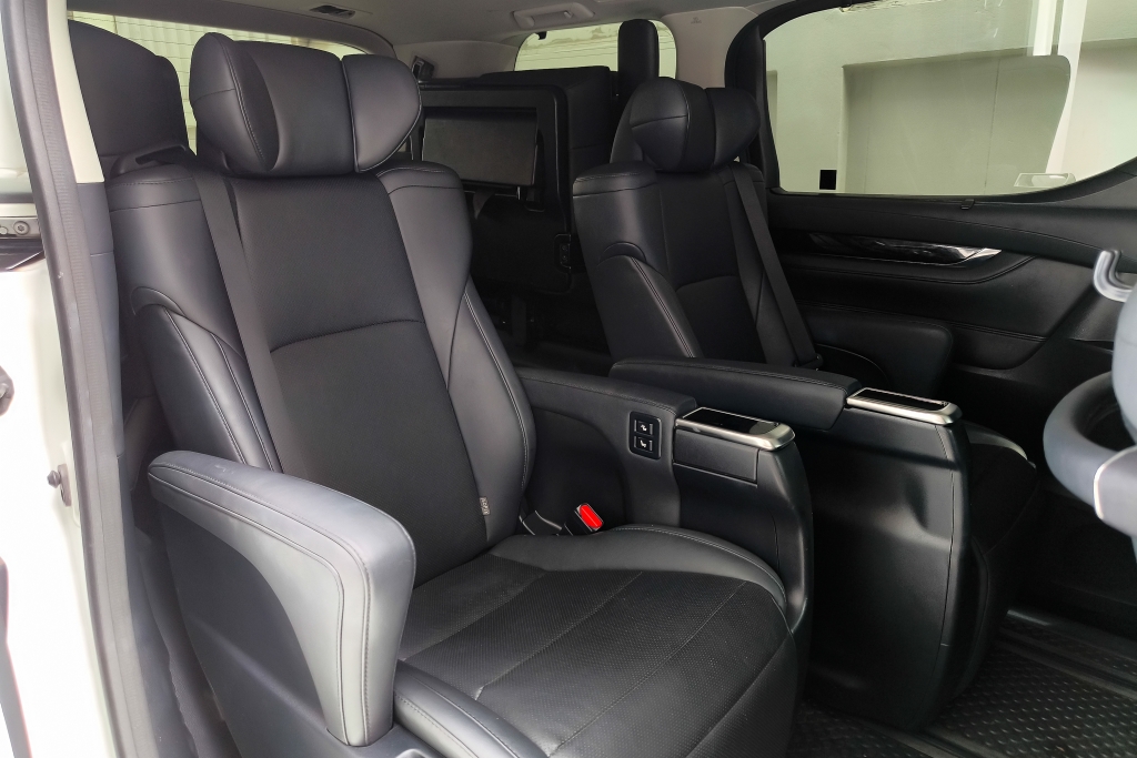 TOYOTA ALPHARD 2.5 S C Package AT ปี 2023 #6